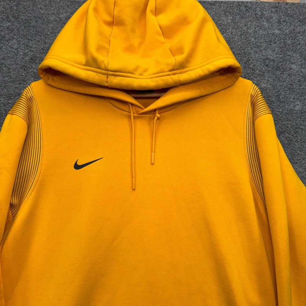 Nike Hoodie Mens XL Yellow Long Sleeve Fleece Pullover Athletic Running